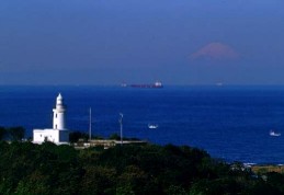 洲埼灯台と富士