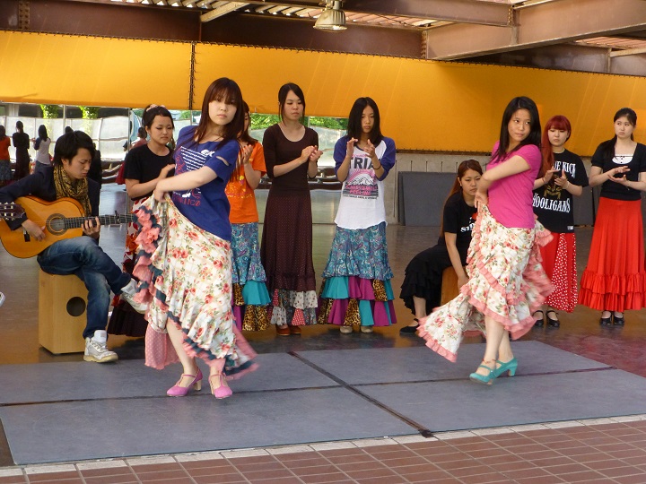 週末の地域イベント出演に向けて練習中♪