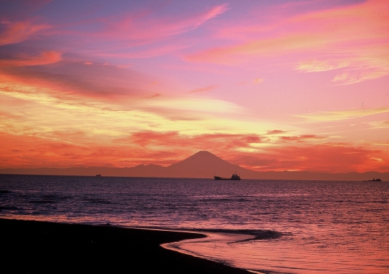 海越しの富士山