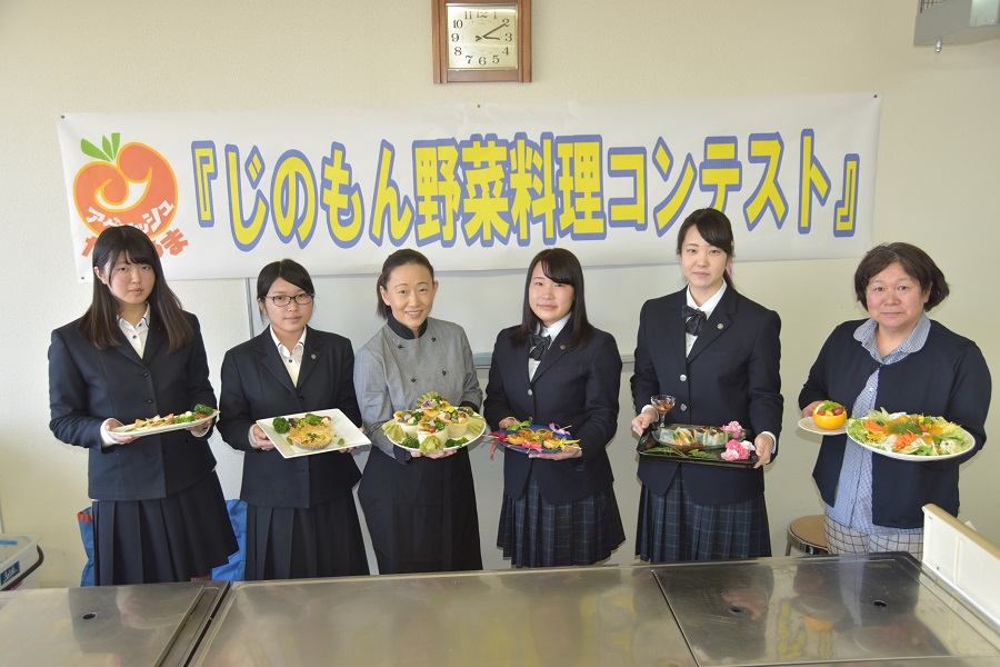 川上文代先生とグランプリ・準グランプリを受賞したみなさん