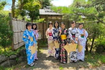 城山公園の「雁月庵」で茶道体験