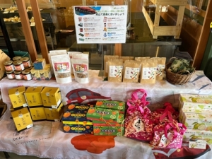 道の駅グリーファーム館山での販売の様子