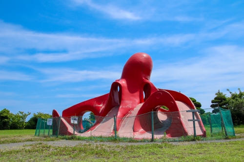 （2）解体予定の「タコのすべり台」